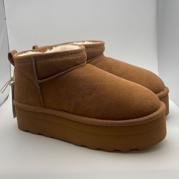 CUSHIONAIRE Women's COZY Genuine Suede pull on platform boot +Memory Foam SIZE 7 - Picture 1 of 7